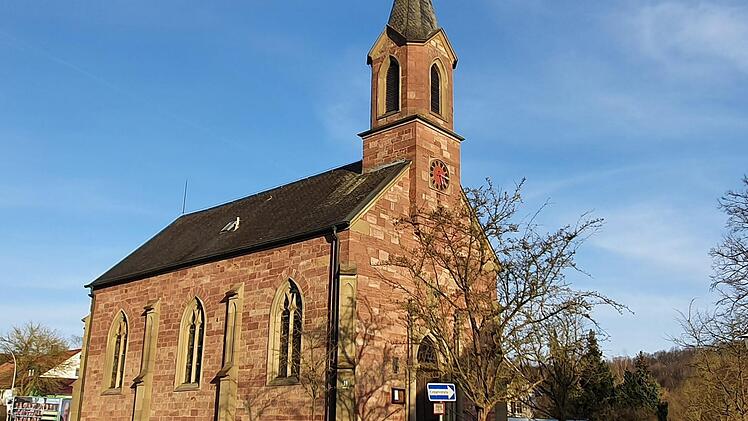 Die kleine Kirche St. Joachim und Anna in Kleinbrach. Foto: Louis Pörtner