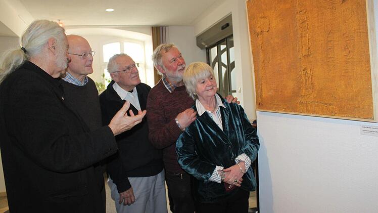 Kunst hat etwas mit Individualität zu tun. Das wurde bei der Debattierrunde deutlich. Im Bild von links: Ingo Cesaro, Erhard Flechsig, Robert Reiter, Gerda Flechsig und Christian Geyer. Foto: Veronika Schadeck