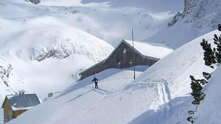 Auf der Hütte verbringt die Familie Schranz die Sommermonate und betreut viele Besucher. Im Winter geht es dann zurück ins Tal. Foto: DAV Coburg