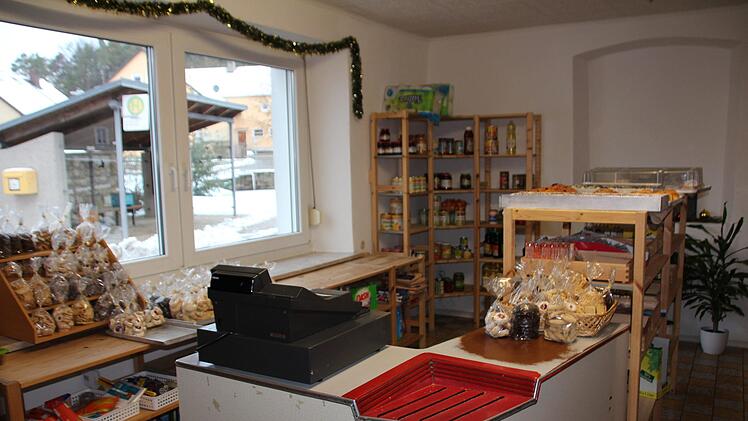 Selbstgemachte Marmelade, Pl&auml;tzchen, &Ouml;l, Konserven: In der B&auml;ckerei Sponsel gibt es mehr als Kuchen und Br&ouml;tchen. Foto: Mirjam Stumpf