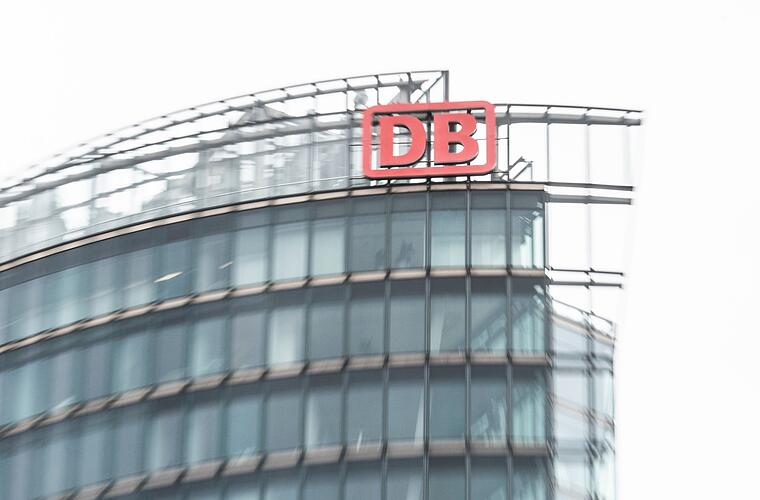 Bahn soll Schenker-Verkauf prüfen und vorbereiten