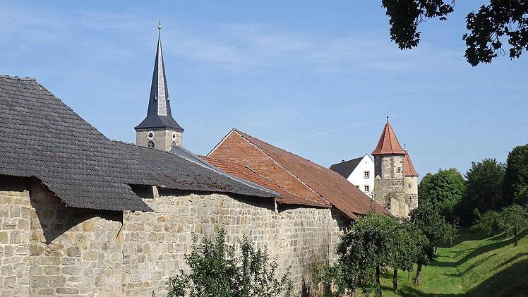 Mit seinen vielen historischen Häusern und seiner komplett erhaltenen Stadtmauer ist Seßlach eine besondere touristische Attraktion im Coburger Land.Foto: Jochen Berger
