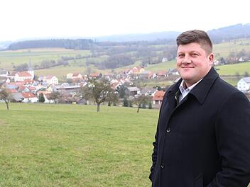 Der 32-jährige Alexander Schneider ist seit sechs Jahren Bürgermeister von Geroda und Platz. Seine Heimat liebt er über alles. Foto: Julia Raab