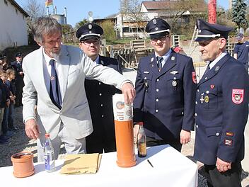 In die Zeitkapsel kamen zwei Ausgaben des Coburger Tageblatts.Michael Stelzner