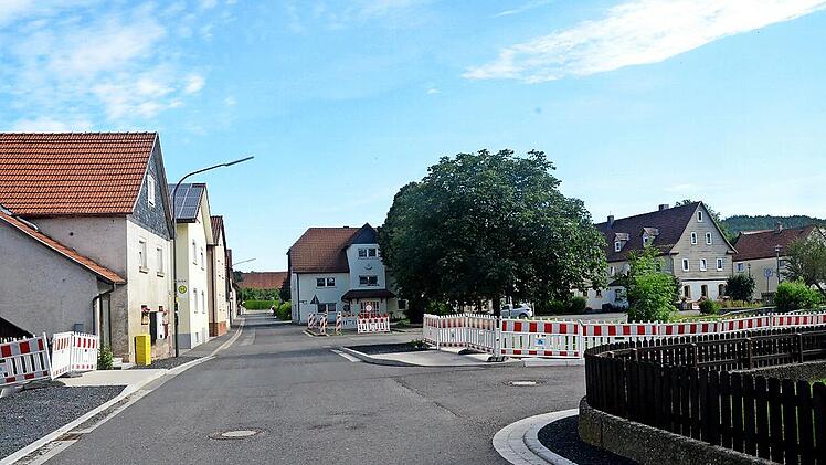 Nach der Kanalerneuerung soll die Ortsmitte von Reitsch mit größtmöglicher Förderung neu gestaltet werden.
