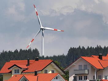 Der Hollfelder Stadtrat hat die Windpark-Pläne bei Krögelstein gestoppt. Symbolfoto: Karl-Josef Hildenbrand/dpa