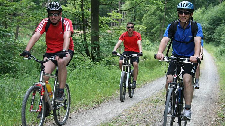 Kaum Steigungen und wenig pralle Sonne: Die Radler genossen die Tour durch die Oehrberger Wälder.