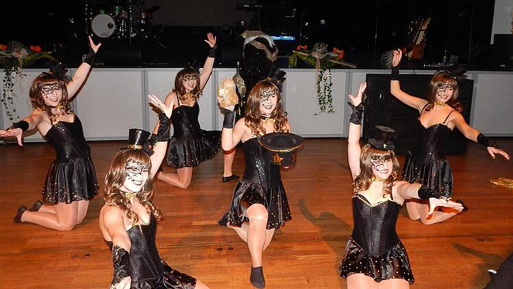 ... die Kulmbacher Karneval Dance-Group. Fotos: Horst Wunner