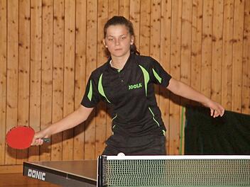 Sophie Barnickel vom TTC Geutenreuth gewann die Konkurrenz der A-Schülerinnen dank des besseren Satzverhältnisses.  Foto: Hans Franz