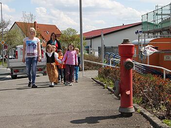 Um die Parkplätze vor dem Kindergarten in Mainleus gibt es Ärger. Auslöser ist ein Hydrant, der freigehalten werden soll.  Foto: Archiv/Stephan Tiroch