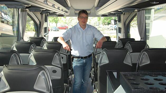 Dirk Bauersachs im Bus Foto: Oliver Schmidt