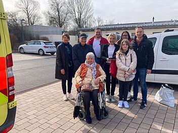 Bamberg: Hospizmobil erf&uuml;llt schwerstkranker Frau Herzenswunsch - "war &uuml;berw&auml;ltigt"