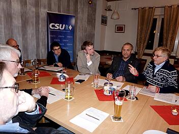 Thomas Schneider, Stadt Nürnberg und Robert Seel sowie Kurt Zollhöfer in der DiskussionRichard Sänger