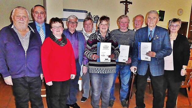 Die Ehrung langjähriger Mitglieder stand im Mittelpunkt der Hauptversammlung des VdK-Ortsverbands Burkheim. Foto: Bernd Kleinert