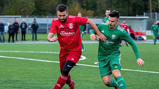 Der TSV Staffelstein um Jonas Dietz (links) hielt im Heimspiel die TSG Niederf&uuml;llbach um Lukas Werner klar auf Distanz.  Foto: Hartmut Klamm