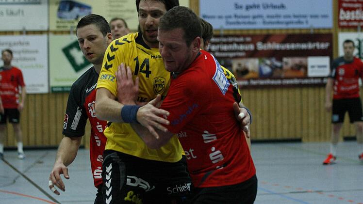 Der HSC 2000 Coburg verkürzte am Samstagabend erneut den Abstand zum Spitzenreiter der 3. Handball-Liga Süd. Foto: Iris Bilek
