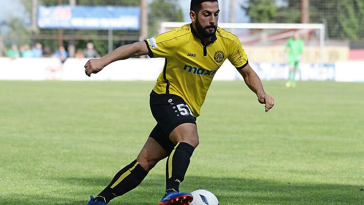 Tayfun Özdemir wechselt am Ende der laufenden Spielzeit vom Regionalligisten SpVgg Oberfranken Bayreuth zum Bezirksliga-Spitzenreiter und designierten Landesligisten TSV Sonnefeld. Foto: CT-Archiv