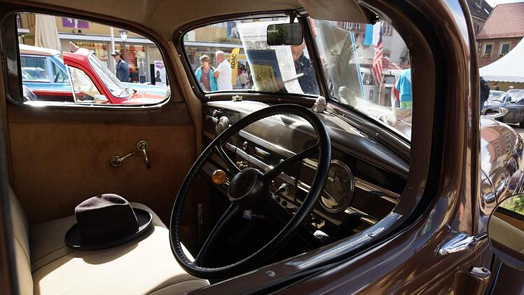 Oldtimer-Treffen Marktplatz HammelburgFoto: Arkadius Guzy