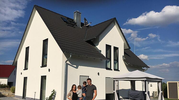 Familie Waltrapp hat in Burgebrach ihren Traum vom Eigenheim verwirklichen können. Foto: Anette Schreiber