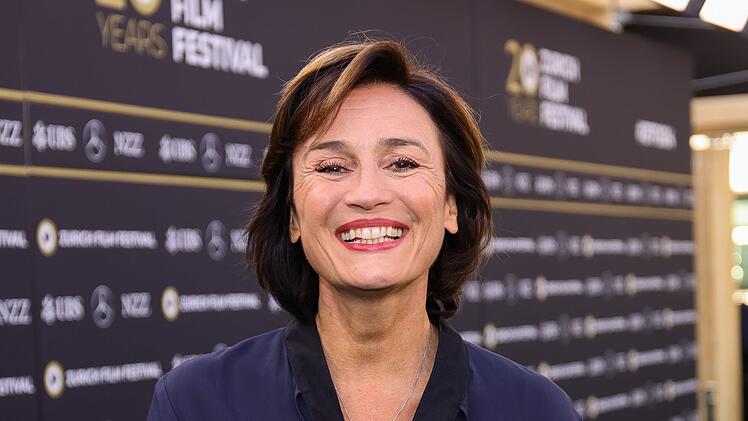 In der Jubil&auml;umssendung empf&auml;ngt der Gastgeber auf dem U-Boot Moderatorin und Journalistin Sandra Maischberger.