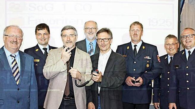 Startschuss für den Digitalfunk im Zweckverband für Rettungsdienst und Feuerwehralarmierung Coburg: (von links): Bernd Steger, Ingo Stöckl, Michael Busch, Peter Marx, Ottmar Jahn, Harald Schnappauf, Manfred Lorenz und Timm Vogler.