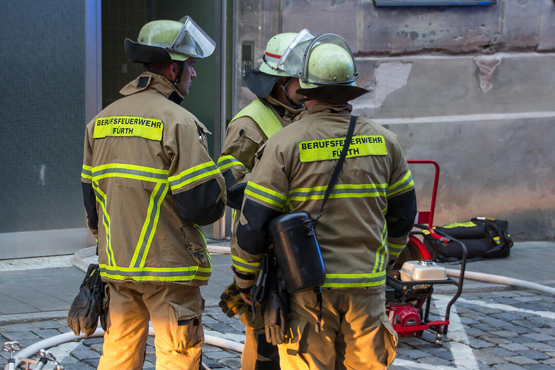 Fürth: Kellerbrand in Mehrfamilienhaus