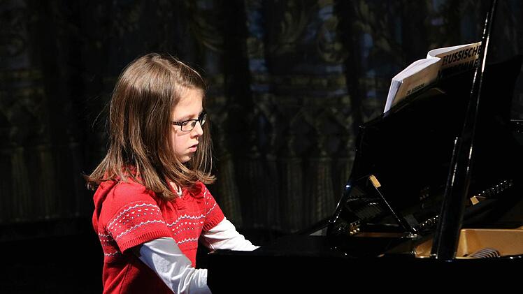 Lucia Krappmann bei der Matinee Matinee "Jugend spielt für Jugend" im Landestheater Coburg.Foto: Jochen Berger