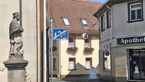 Der Blick auf die Stra&szlig;e.