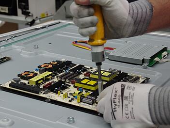 Eventuell könnten in Kronach doch wieder Elektrogeräte produziert werden. Foto: Archiv/Marco Meißner
