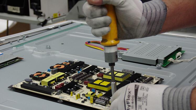 Eventuell könnten in Kronach doch wieder Elektrogeräte produziert werden. Foto: Archiv/Marco Meißner