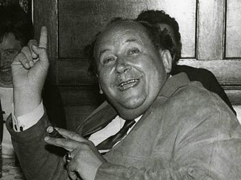 Leopold Schott (1917 bis 1986), genannt "der Poldi", war schon früh ein begeisterter und hochbegabter Musiker. Er musste die elterliche Wirtschaft nicht übernehmen, sondern durfte sich ganz der Kunst widmen.   Reproduktionen: Siegfried Sesselmann