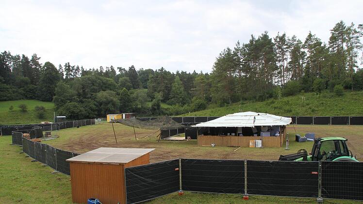 Das die das Festivalgelände für die "Party im Nirgendwo" bei Lochau. Foto: Alexander Hartmann