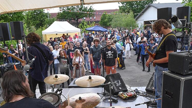 Beim 15. Kontakt-Festival erlebten rund 20 000 Besucher in vier Tagen auf der Lagarde-Kaserne einen bunten Mix aus Musik, Kunst, Sport und Kinderprogramm. Foto: Ronald Rinklef