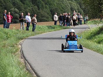 Die Rennfahrer konnten sich über Anfeuerungsrufe des Publikums freuen.Fotos: Gerda Völk
