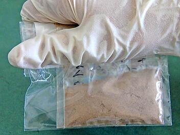 Dem Angeklagten hat mit Crystal-Speed und Heroin (Bild) gedealt. Symbolfoto Christopher Schulz