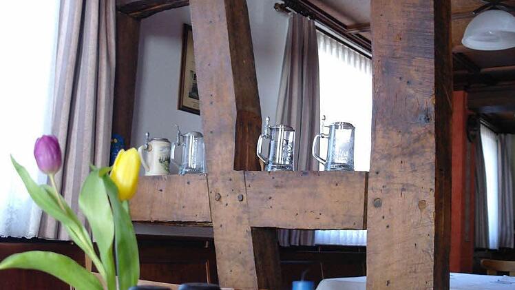 Ein weiteres Relikt aus alter Zeit: das Fachwerk im Gastraum.  Foto: Stephanie Elm