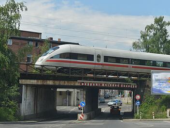 Auf welcher Trasse fährt der ICE künftig durch Bamberg? Foto: Ronald Rinklef
