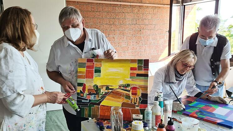 Die Künstler bei der Arbeit (von links): Heike Knoll, Eugen Wette-Köhler, Theresia Schwarz und Hans-Dieter Jandt