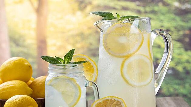 zitronenlimonade-selbstgemacht.jpg