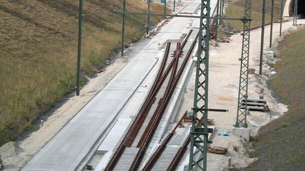 rechts der Abzweig nach Coburg