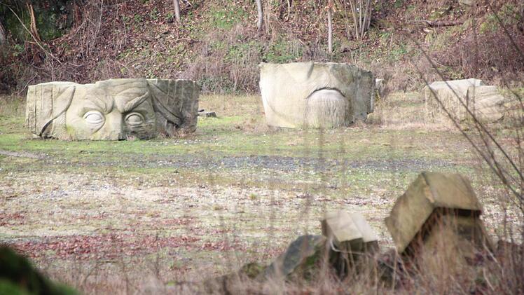 Mit der "Sandsteinerlebniswelt" im alten Steinbruch am Ortseingang hat Bürgermeisterin Ruth Frank von Vorgängerin Gertrud Bühl ein Großprojekt "geerbt", das den Gemeinderat noch Jahre beschäftigen wird.