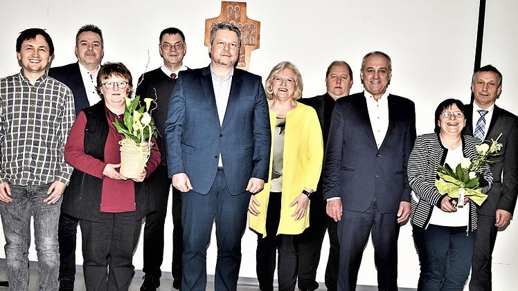 Der neu gewählte Vorstand des CSU-Ortsverbandes von Altenkunstadt: JU-Vorsitzender Max Böhling, die Vorstandsmitglieder Frank Manzer, Walburga Kraus und Thomas Geldner, der neu gewählte CSU-Ortsvorsitzende Marco Weidner, die FU-Vorsitzende Melita ...