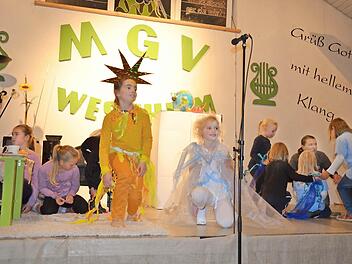 Der Kinderchor Westolinos feierte gelungene Premiere mit dem Kidnermusical "Die Erde hat Fieber". Fotos: Jana Keul