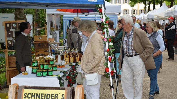 Gut besucht war die Ausstellung "LebensArt" in Bad Bocklet. Rund 50 Aussteller, 20 mehr als im letzten Jahr, kamen in den Kurpark.