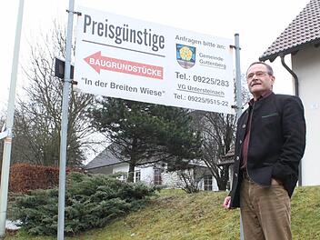 Guttenbergs Bürgermeister Eugen Hain sucht einen Investor. Der würde von der Gemeinde ein 2000 Quadratmeter großes Grundstück quasi geschenkt bekommen. Foto: Archiv/Miriam Hegner
