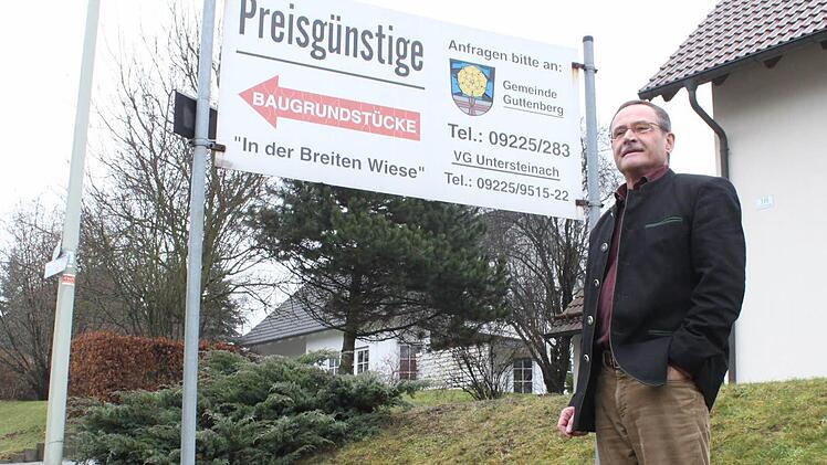Guttenbergs Bürgermeister Eugen Hain sucht einen Investor. Der würde von der Gemeinde ein 2000 Quadratmeter großes Grundstück quasi geschenkt bekommen. Foto: Archiv/Miriam Hegner