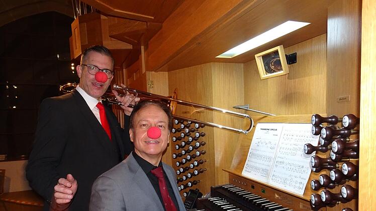 Burkhard Ascherl an der Schuke-Orgel und Roman Riedel an der  Posaune. Foto: Brigitte Ascherl