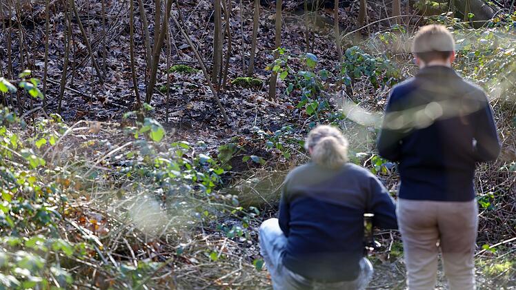Polizeieinsatz in Waldst&uuml;ck - Fund einer Frauenleiche