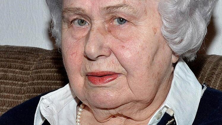 Anna Hübner feiert ihren 90. Geburtstag.