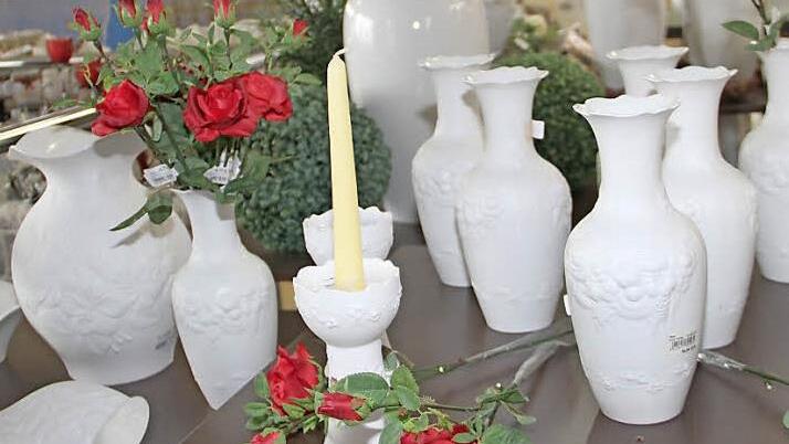 Am verkaufsoffenen Sonntag warten schöne Schnäppchen bei Kaiser Porzellan.